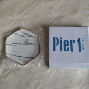 Marbled ring dish outlined in gold